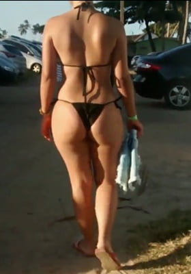 Gata baixinha da bunda deliciosa de Biquini! #91589434