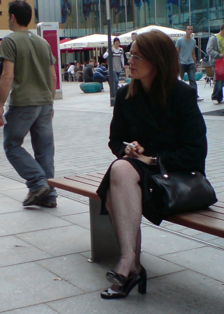 ストリートパンスト - タイツで肉をオカズにするイギリス人女性
 #96770787