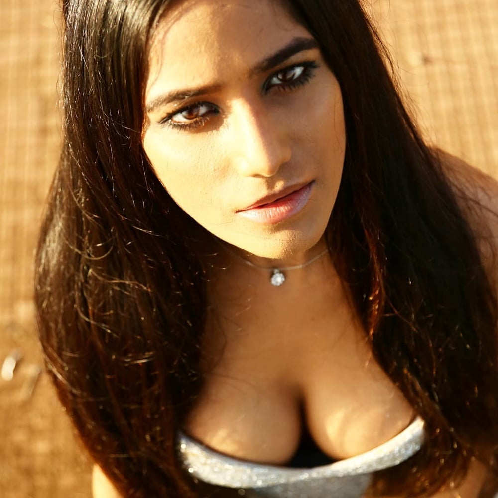 POONAM PANDEY #92916456