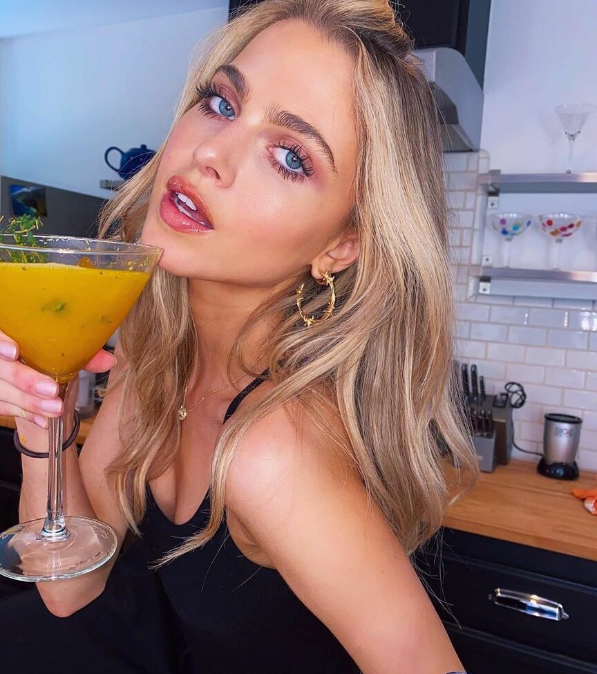 Anne Winters nackt #109342507