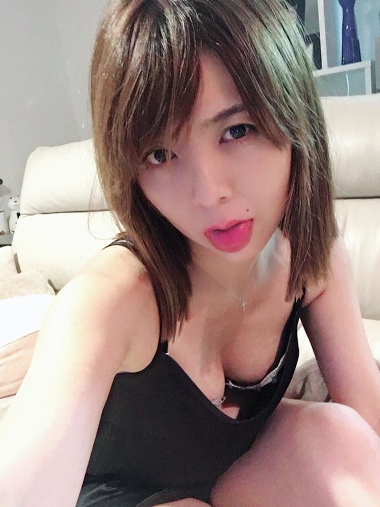 Cute Singaporean Chinese Girl #98487797