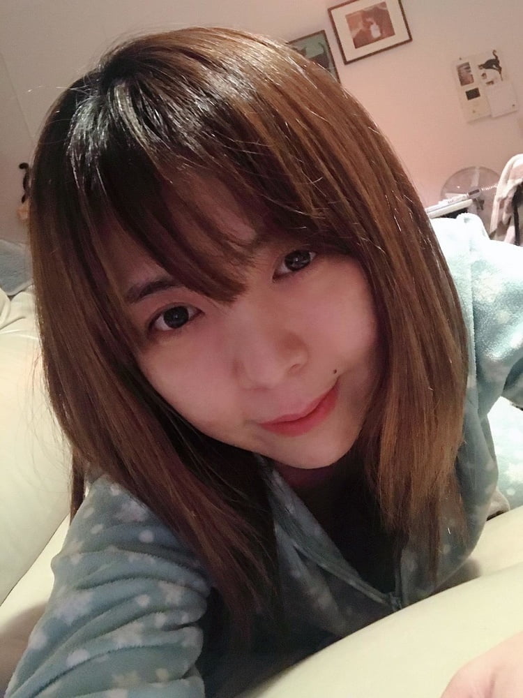 Cute Singaporean Chinese Girl #98487911