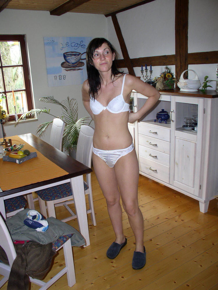 セクシーなブラジャーとパンティを身につけた女性たち 39
 #87698427