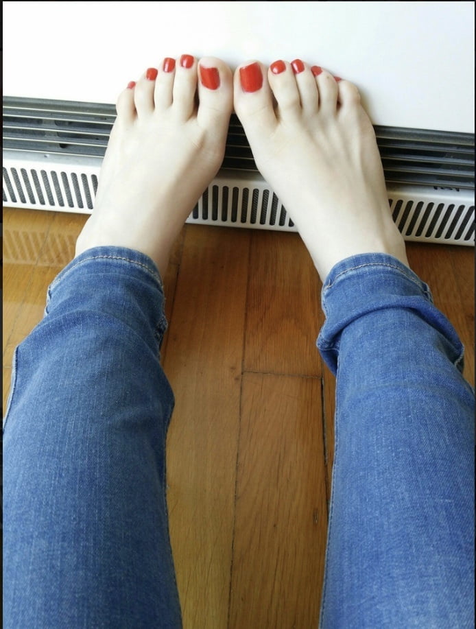 PRETTY FEET 3 #89081022