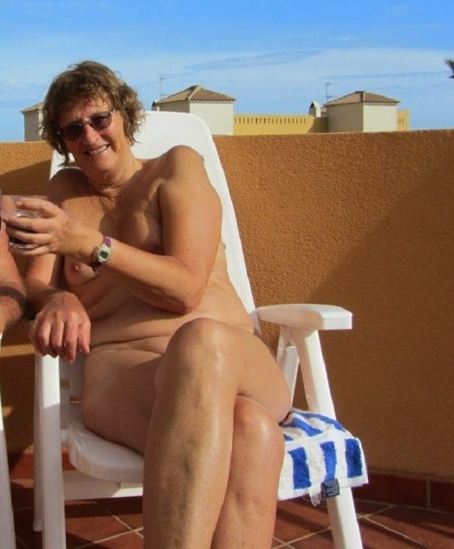 Maduras y abuelitas 431
 #97751756