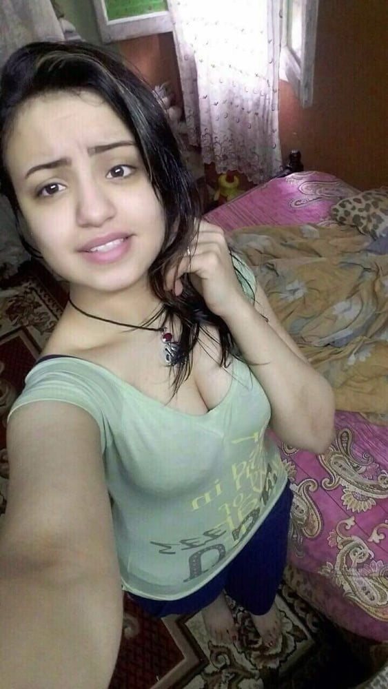 Filles d'egypte
 #104322970