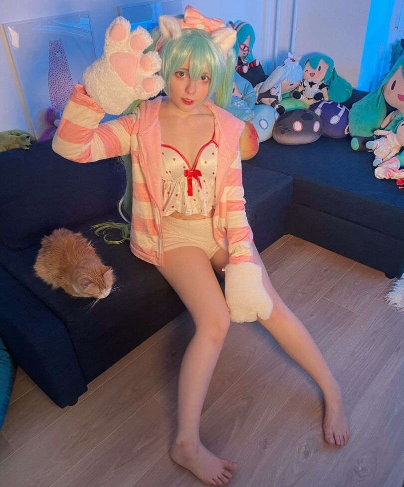 Saya Scarlet desnuda #108969297