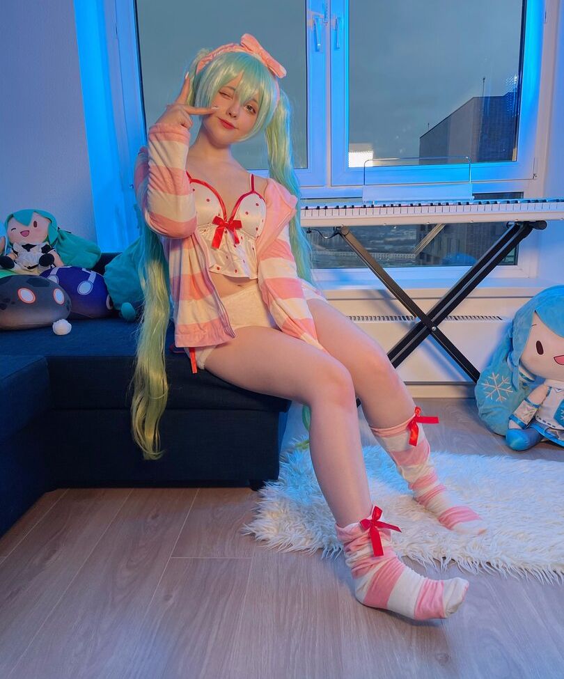 Saya Scarlet desnuda #108969309