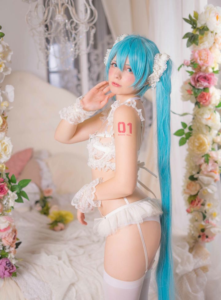 Saya Scarlet desnuda #108969615