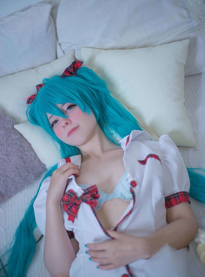 Saya Scarlet desnuda #108969680