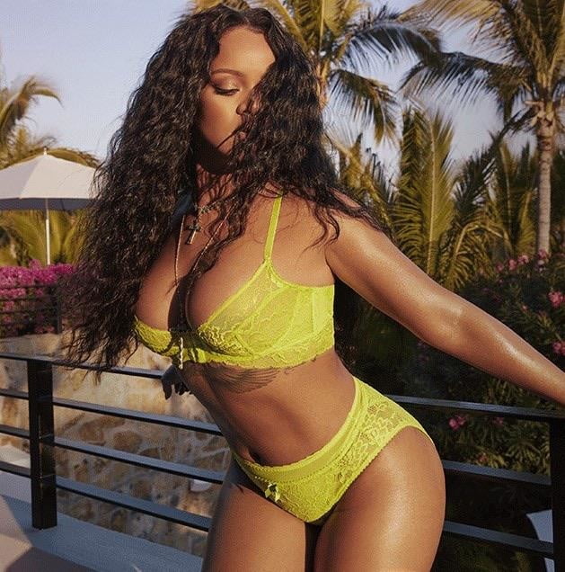 Rihanna hot
 #95100896