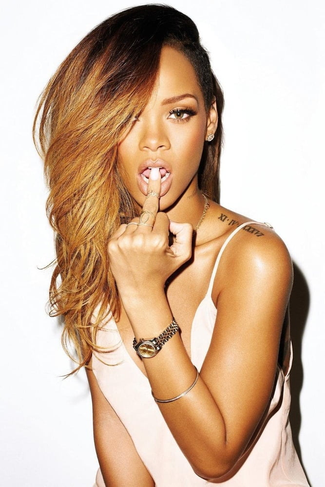 Rihanna hot #95100942