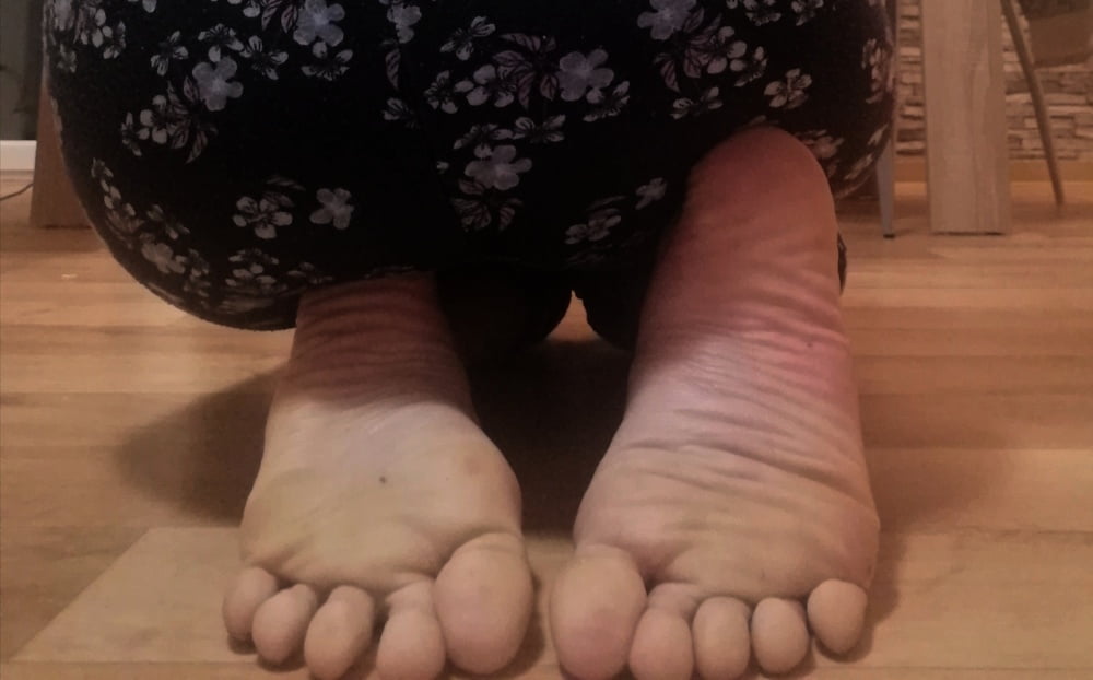 Friend&#039;s gorgeous soles #96691580
