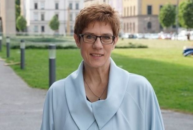 Akk und ihre geilen schenkel
 #80607889