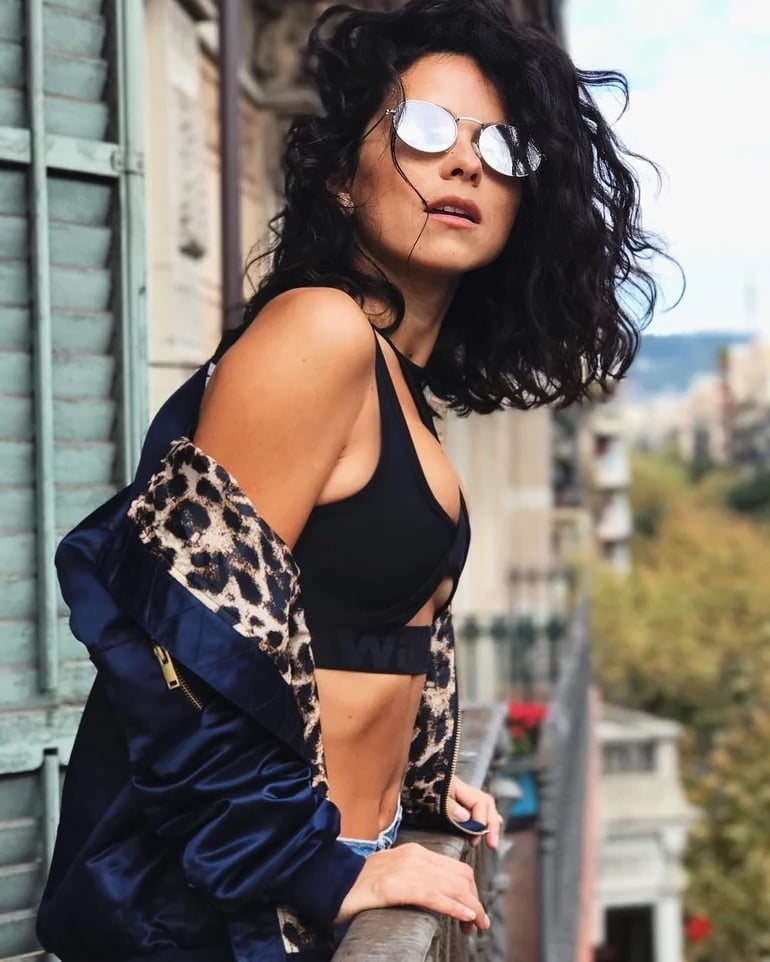 Inna (sexy romanian singer)
 #104998719