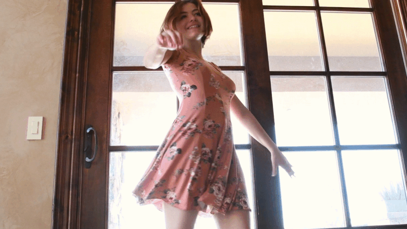 Under the skirts. Surprise: male or female? #90464235