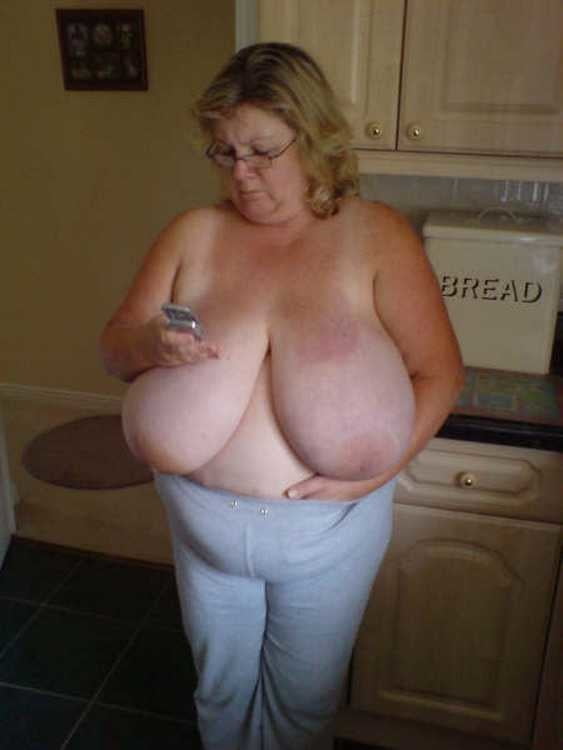 De milf a gilf con maduras en medio 254
 #96807061