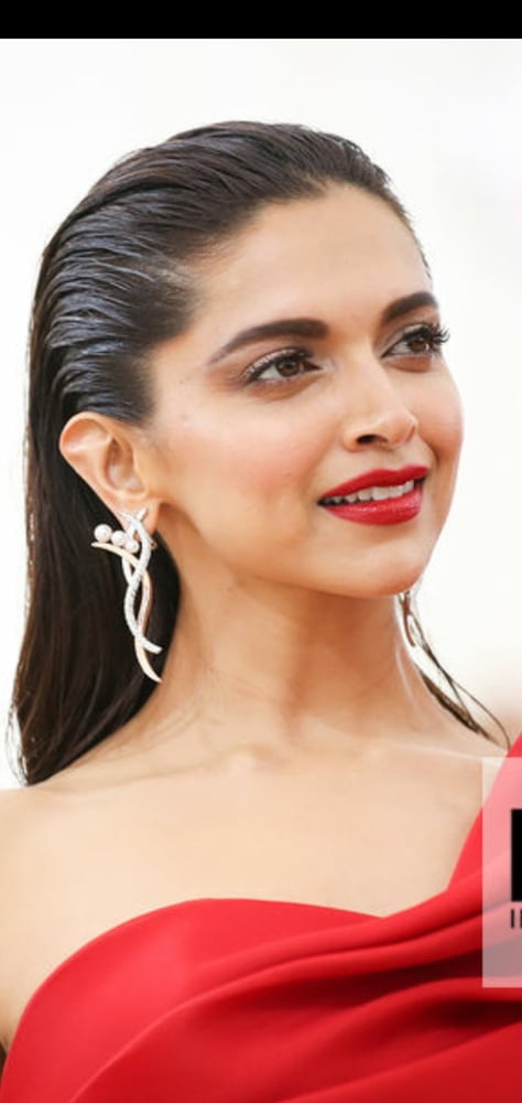 Deepika y kareena de cerca para homenajes
 #106352968