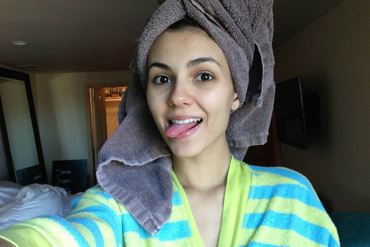 Victoria Justice desnuda #107801101
