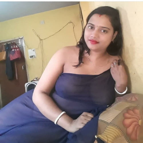 Bella indiana desi bhabhi
 #102411391