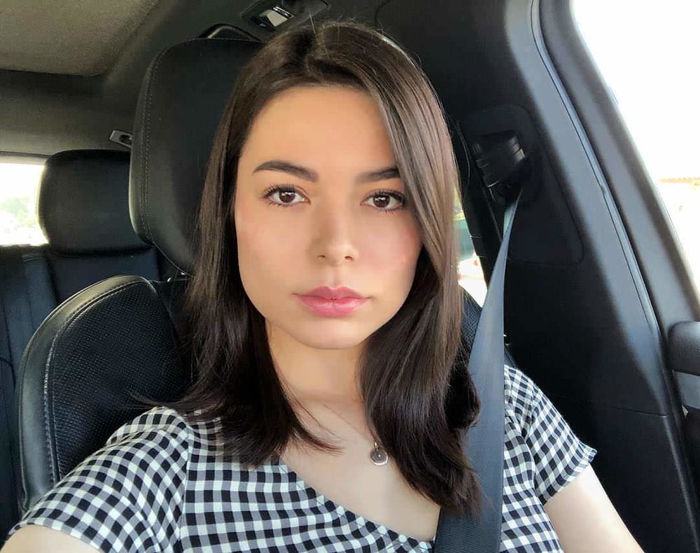 Miranda cosgrove
 #81624959