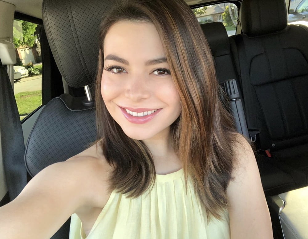 Miranda cosgrove
 #81624967