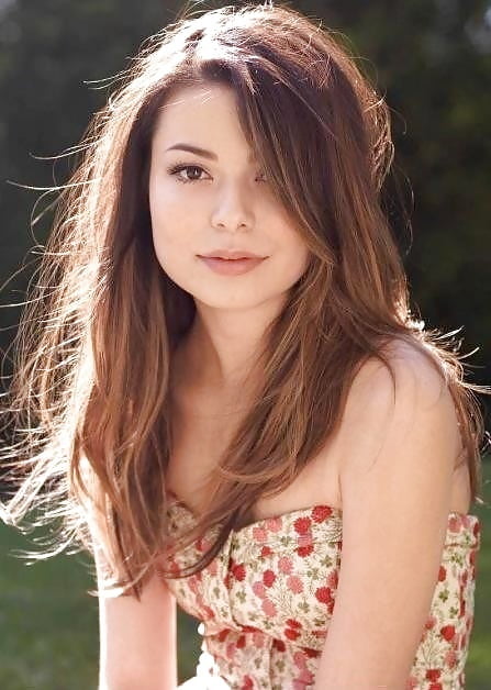 Miranda cosgrove
 #81625003