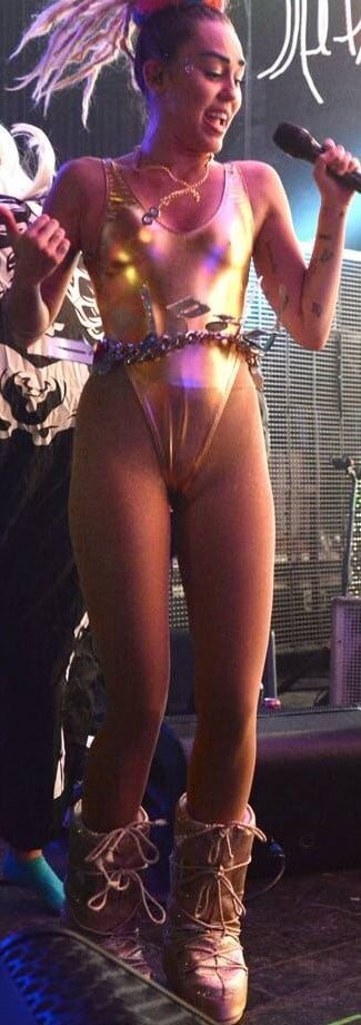 Miley cyrus
 #90494624