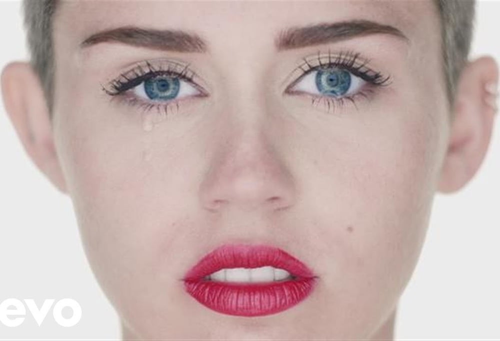 Miley cyrus
 #90494713