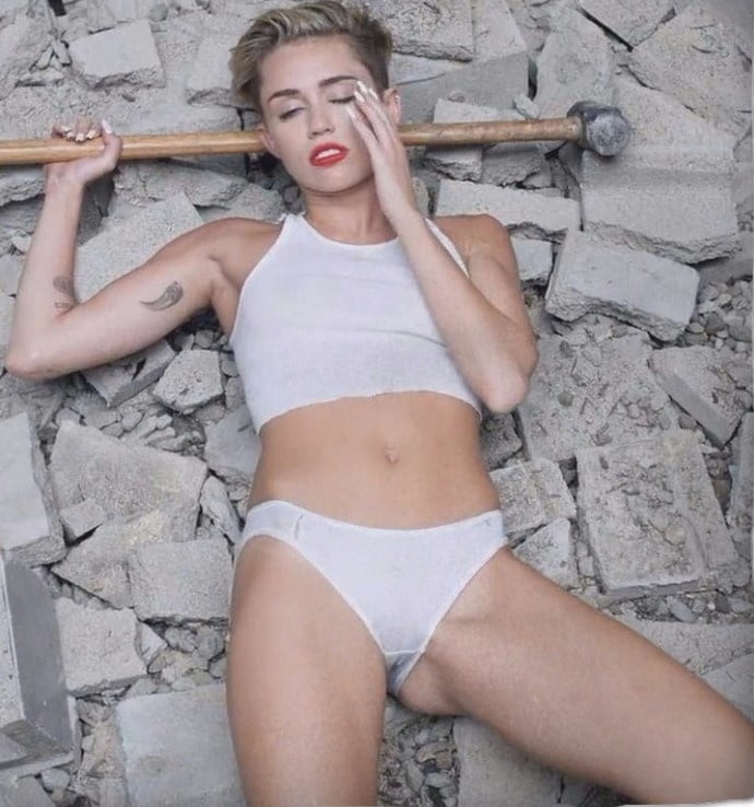 Miley cyrus
 #90494766