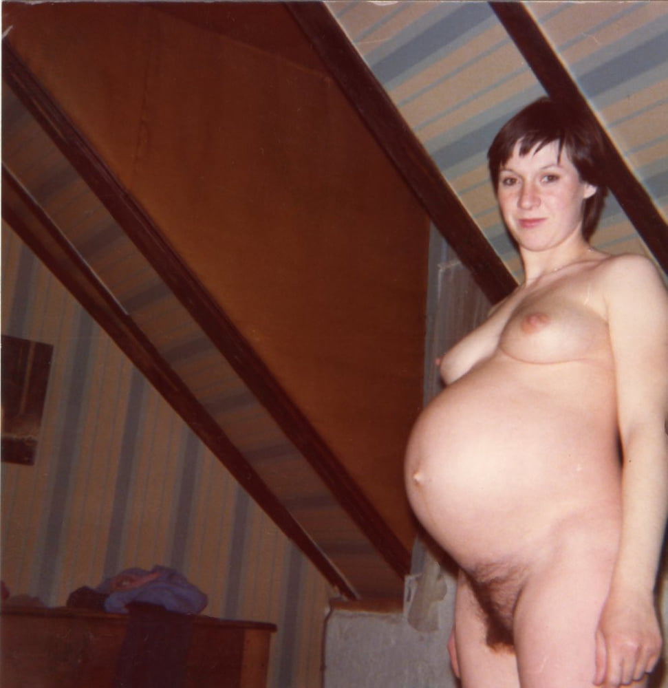Vintage schwangere Hausfrauen
 #88843630