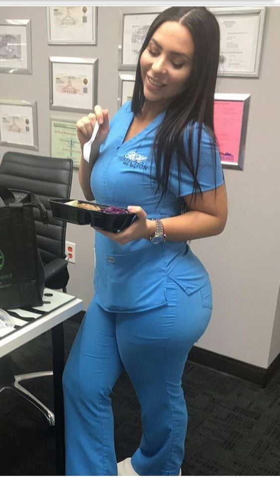 Sexy infermiera calda dottore o paziente nel mio ospedale
 #95376980