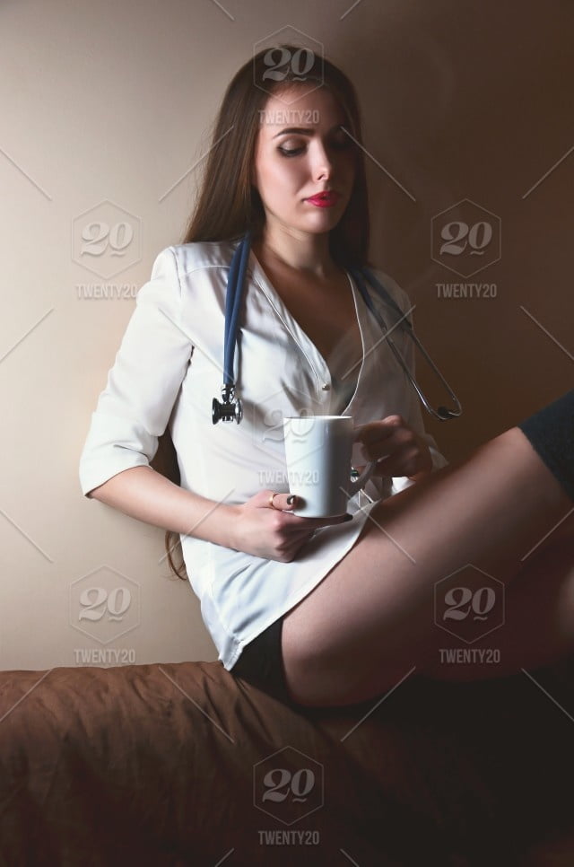 Sexy heiße Krankenschwester Arzt oder Patient in meinem Krankenhaus
 #95377009