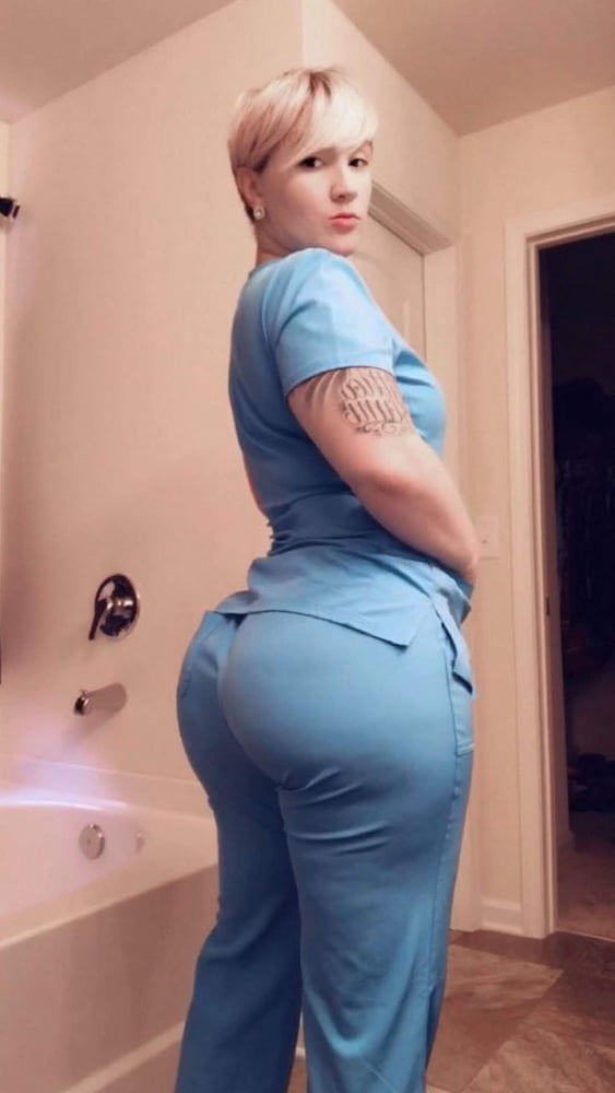 Sexy heiße Krankenschwester Arzt oder Patient in meinem Krankenhaus
 #95377165