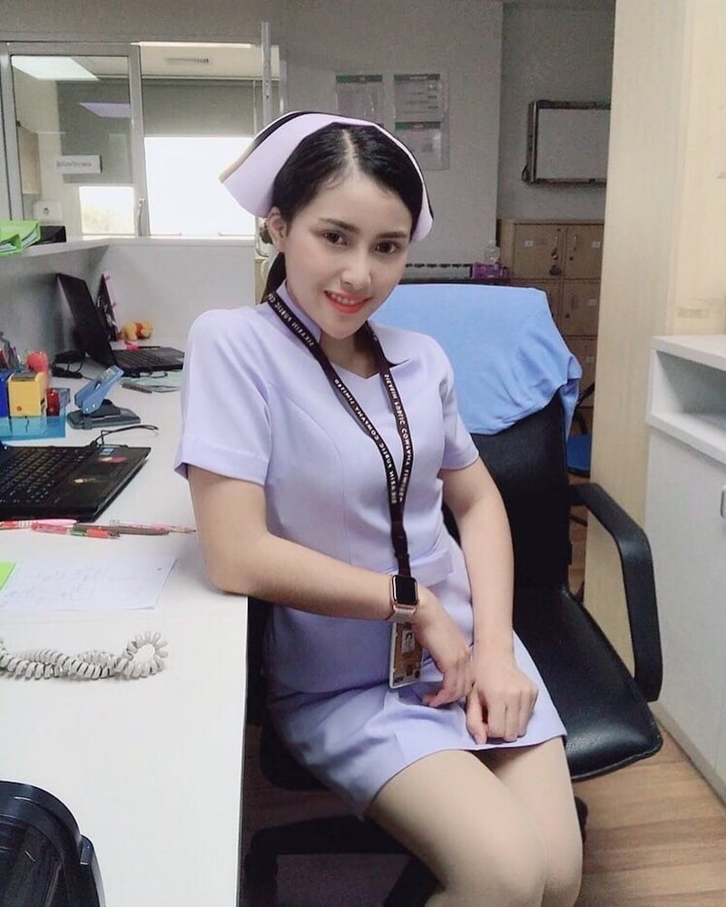 Sexy heiße Krankenschwester Arzt oder Patient in meinem Krankenhaus
 #95377244