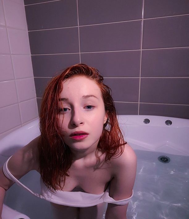 Anaminne nude #108578236