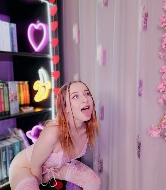 Anaminne nude #108578353