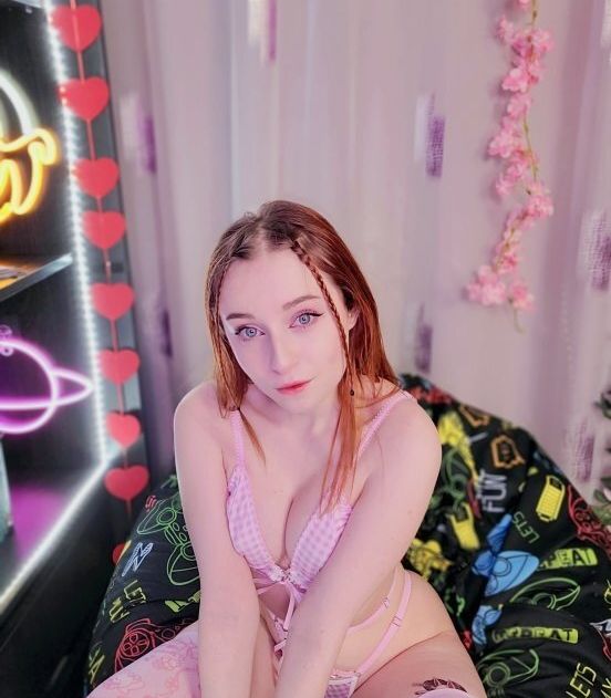 Anaminne nude #108578362