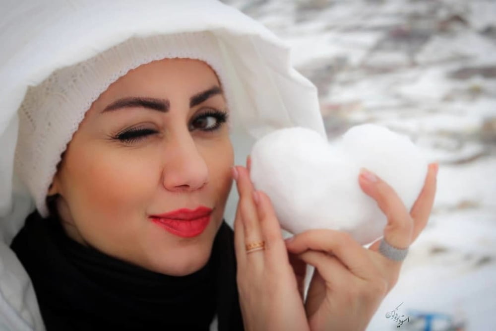 Maryam vatan pour
 #87676866