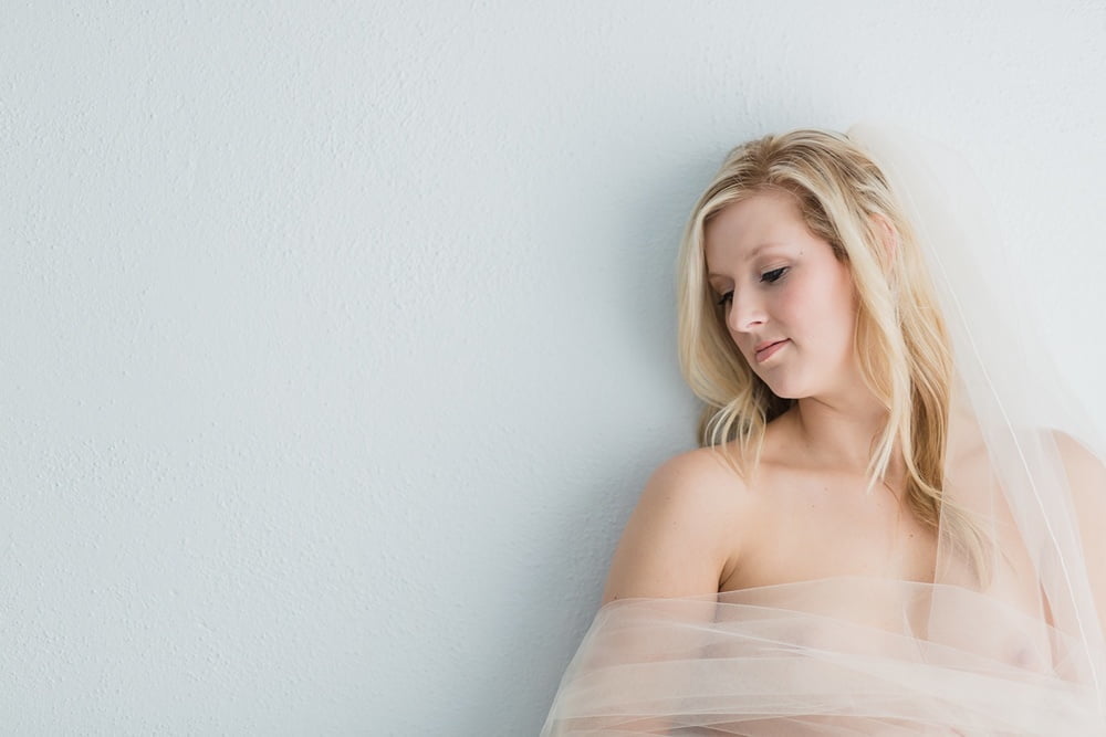 Sexy amateur blonde milf femme bailey exposé avec petits seins
 #93714691