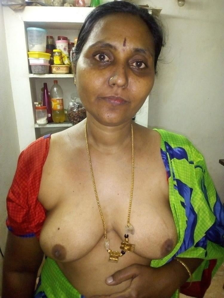 Tamilische indische Frau Milf
 #94636142