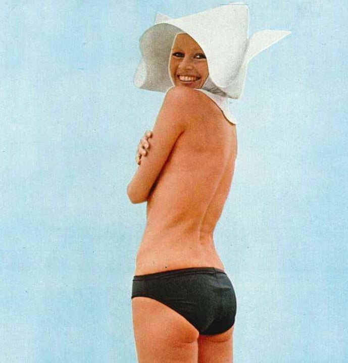 Nonne dénudée (vintage 1970's)
 #101683418