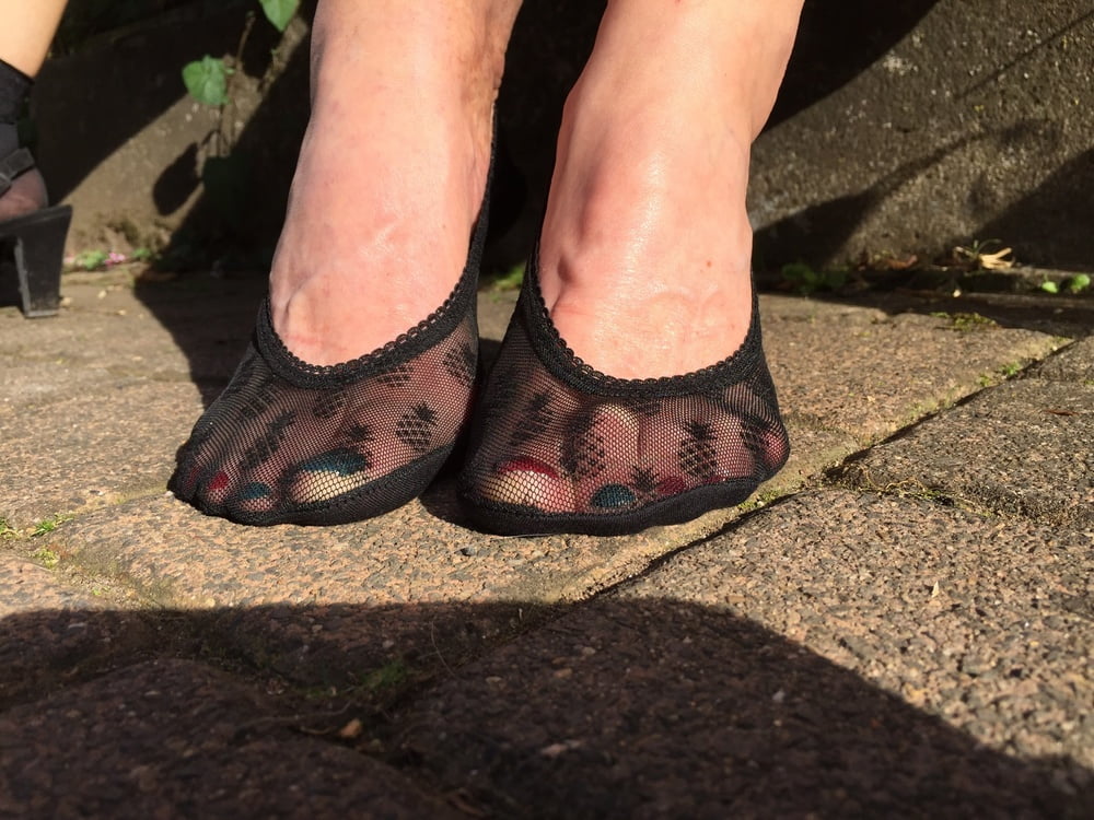 Nos voisins pieds sexy
 #103975772