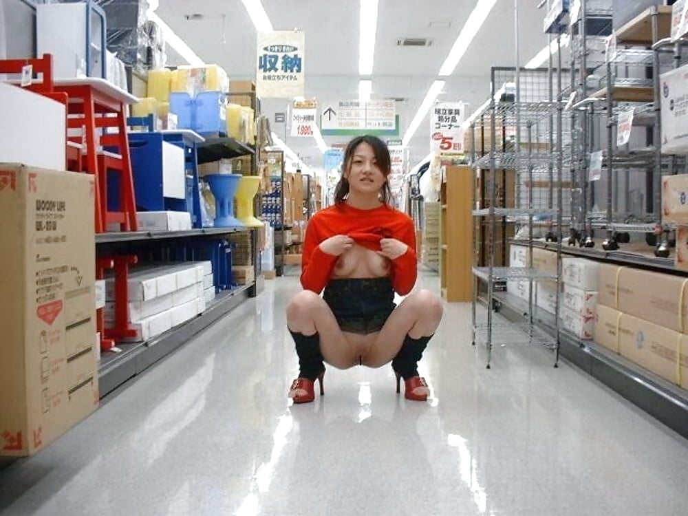 FLASHING IN SHOPS #93581237