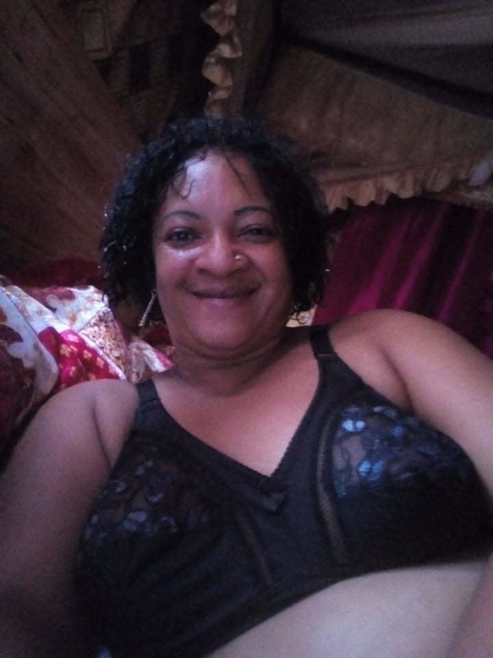Michaella 40 ans #81079644