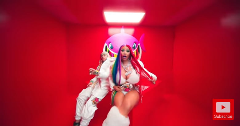 Nicki è una dea
 #93676517