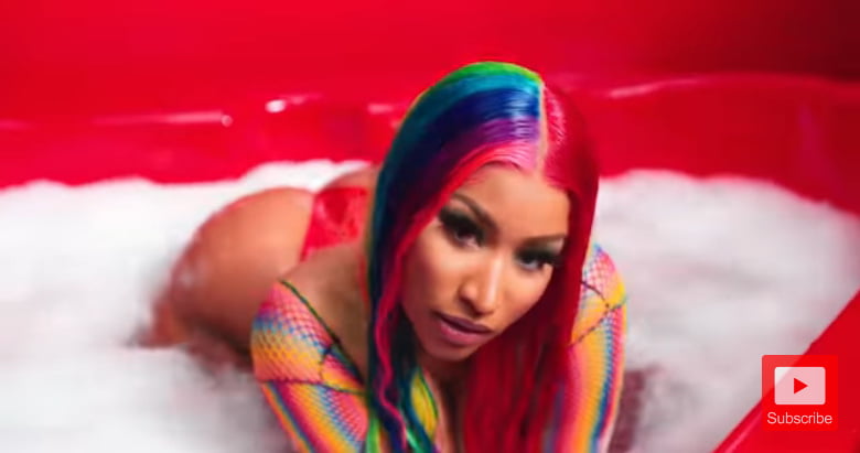 Nicki è una dea
 #93676528