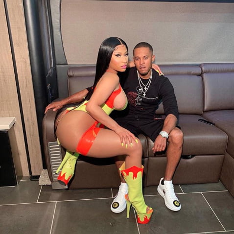 Nicki è una dea
 #93676647