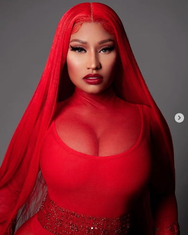 Nicki è una dea
 #93676697