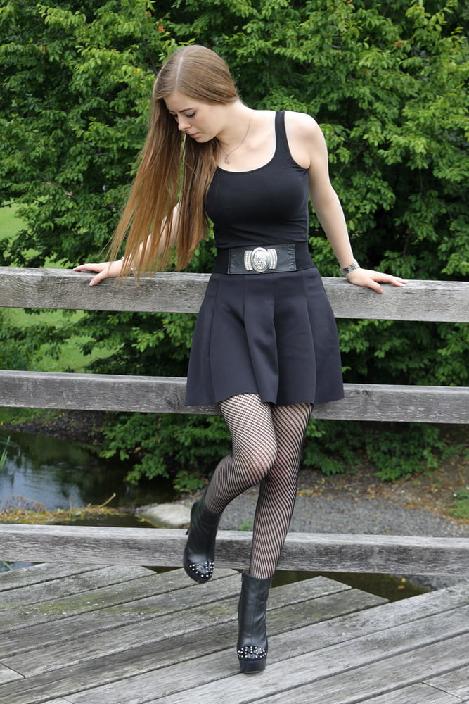 Möchtegern-Model-Gf in Strumpfhosen 01
 #92028503